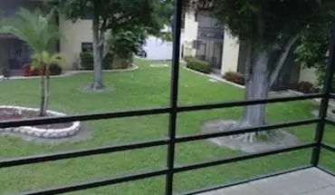 3 of 17 Pinecrest Arms Apartment for rent in Sarasota, FL