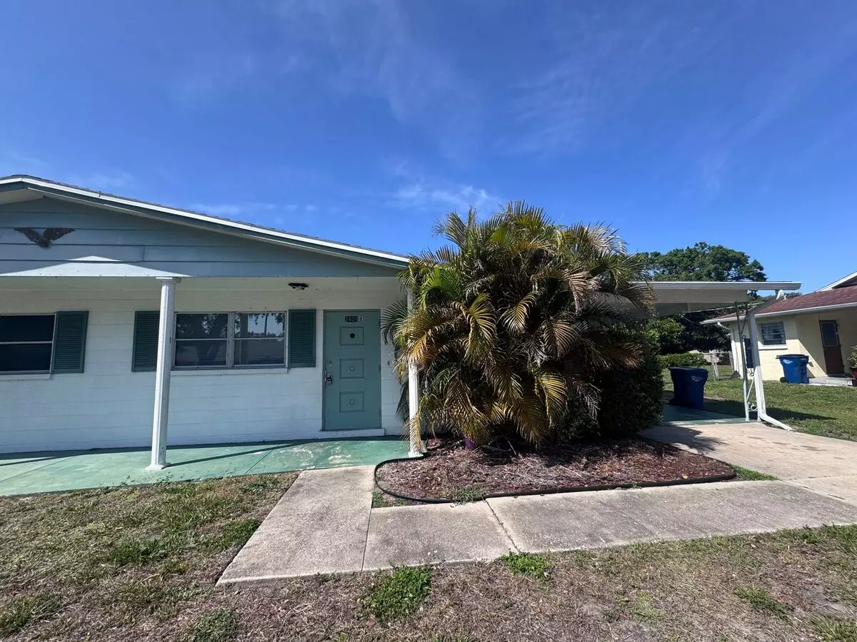 Gallone Duplex Apartment for rent in Bradenton, FL