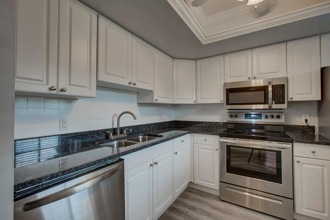 Pinecrest Arms Apartment for rent in Sarasota, FL