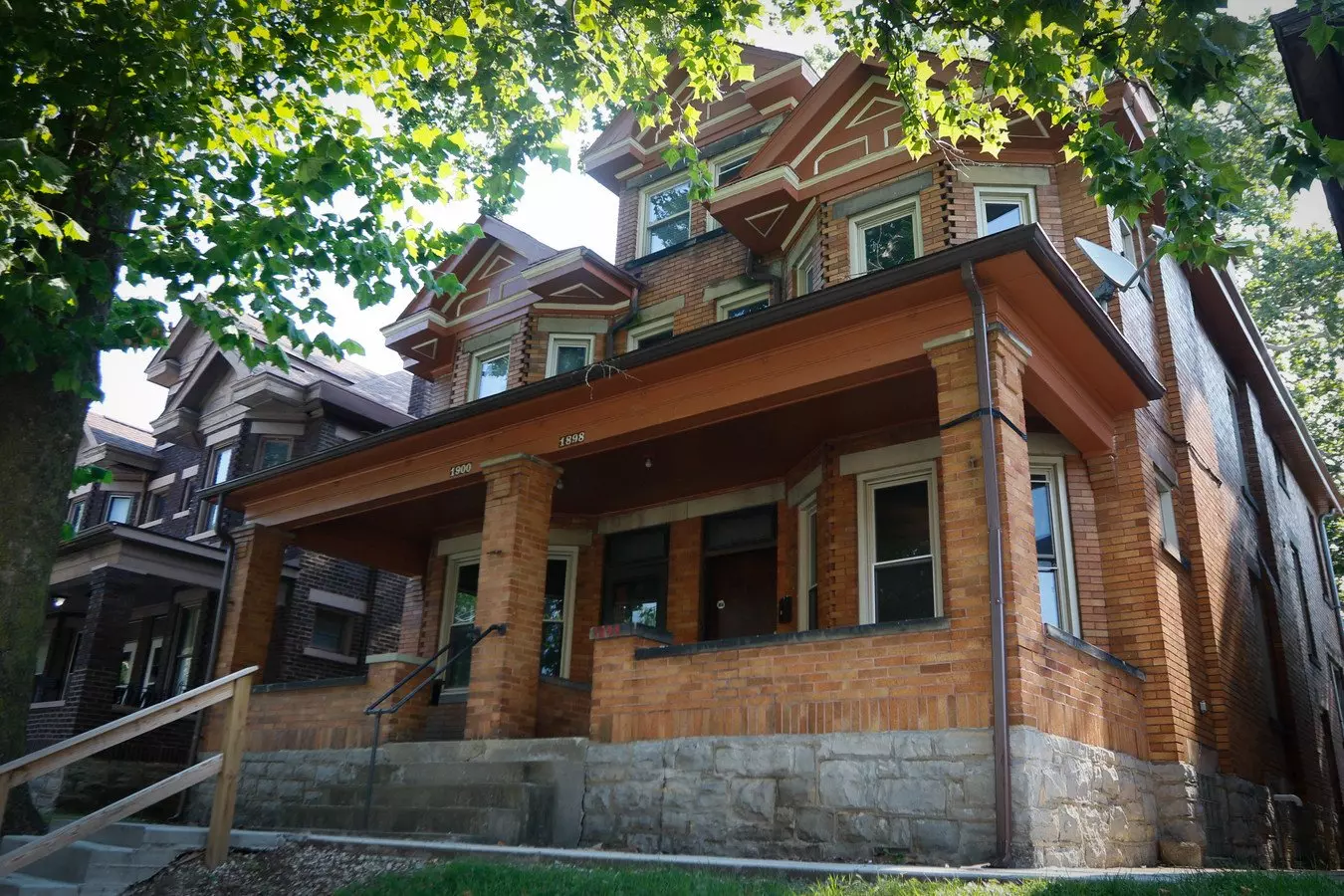 1898-1900 Summit House for rent in Columbus, OH