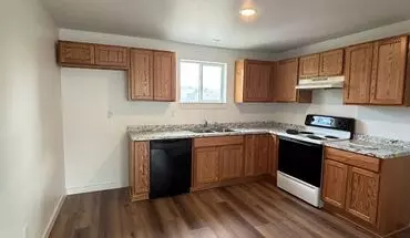 4 of 12 1209 E 10th St Apartment for rent in The Dalles, OR