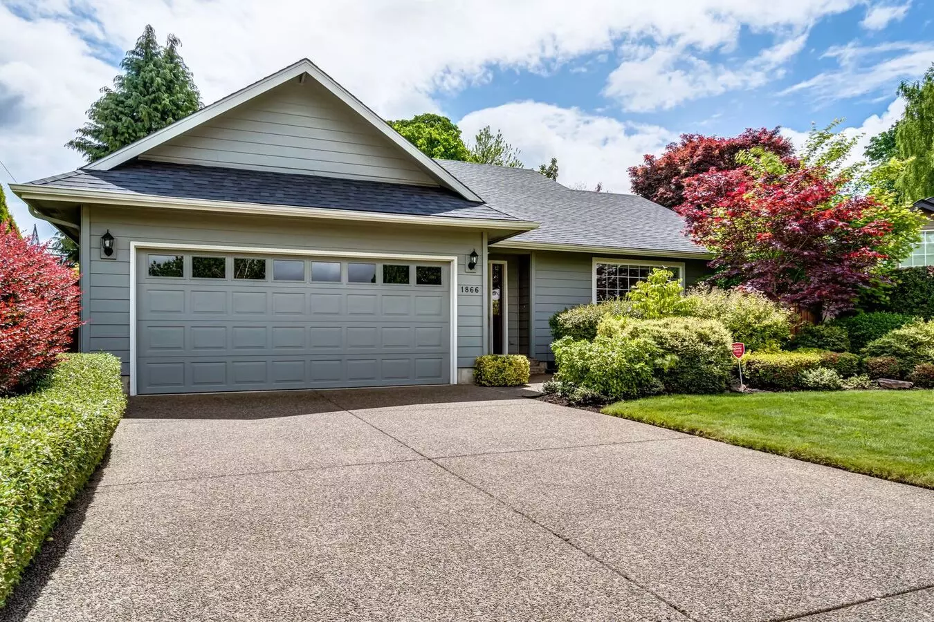 Fully Furnished 3-bedroom 2-bathroom Home House for rent in Eugene, OR