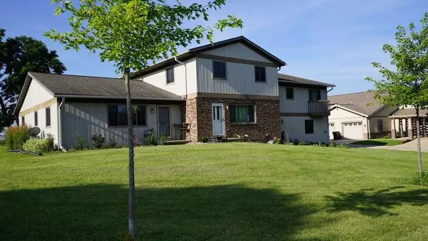 1909 Fox Run Apartment for rent in Mount Horeb, WI