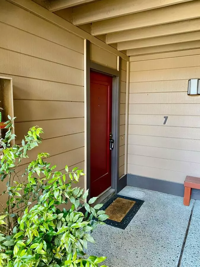 Private, Comfortable Downstairs Condo Apartment for rent in Mountain View, CA