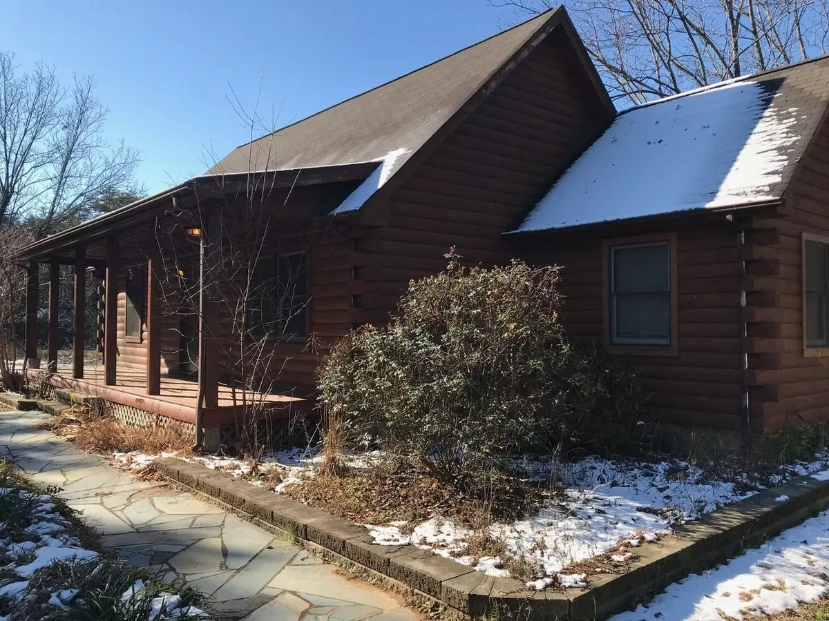 For Rent – Charming Log-style Home In Mebane 414 Hoover Rd, Mebane, Nc 27302 House for rent in Mebane, NC