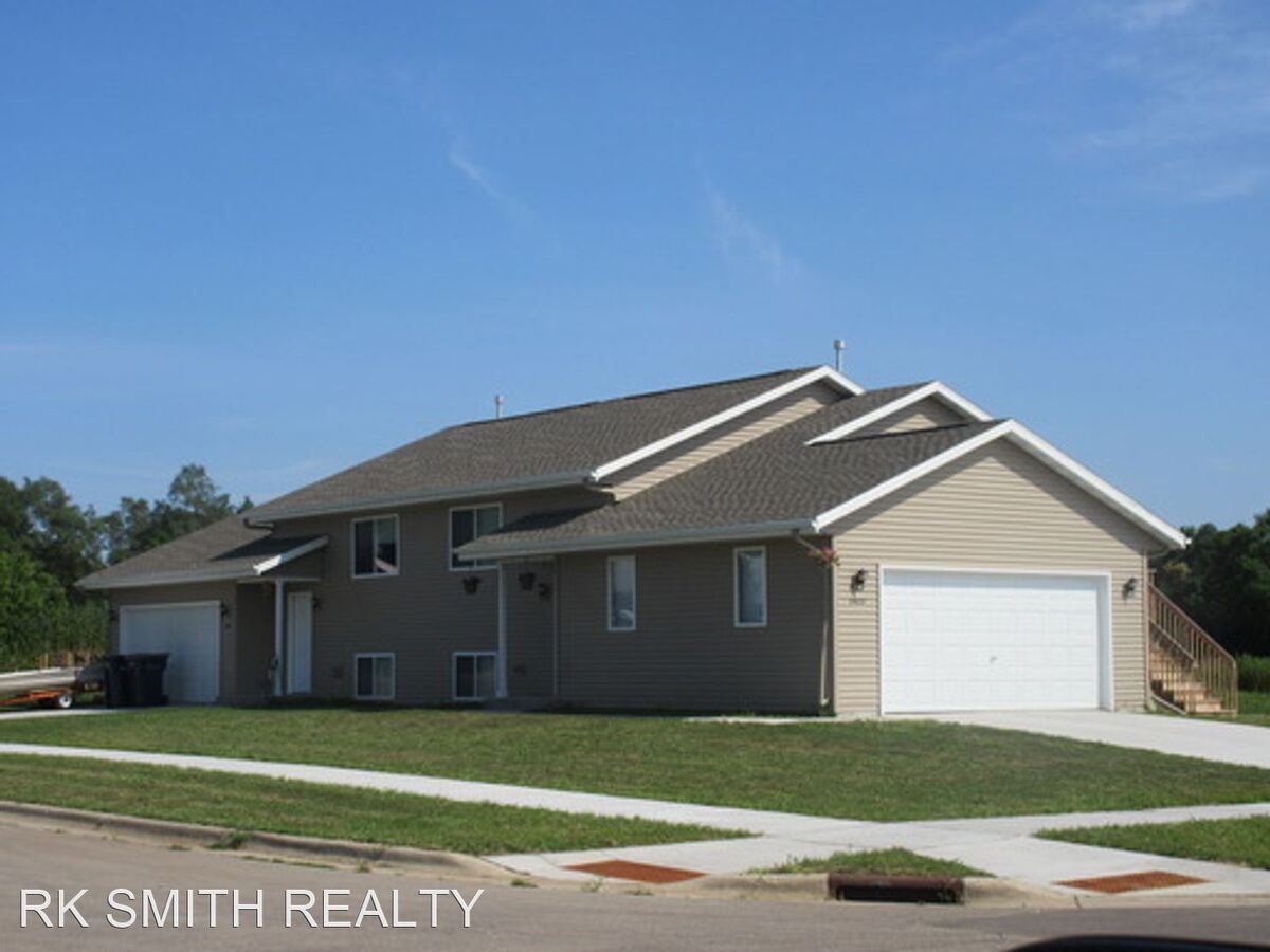 1101 Plum/2403 S Terrace Janesville, WI Apartment for Rent