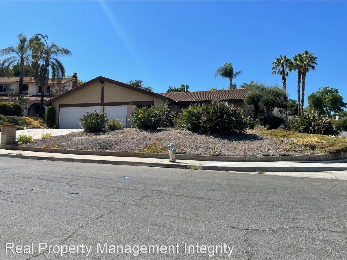 Riverside Corner Home On A Culdesac Apartments Riverside, CA