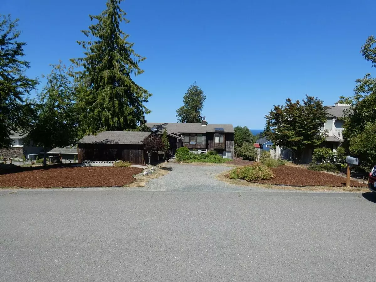 Application Pending 1627 E 5th St. - With A View & Space Galore!! House for rent in Port Angeles, WA
