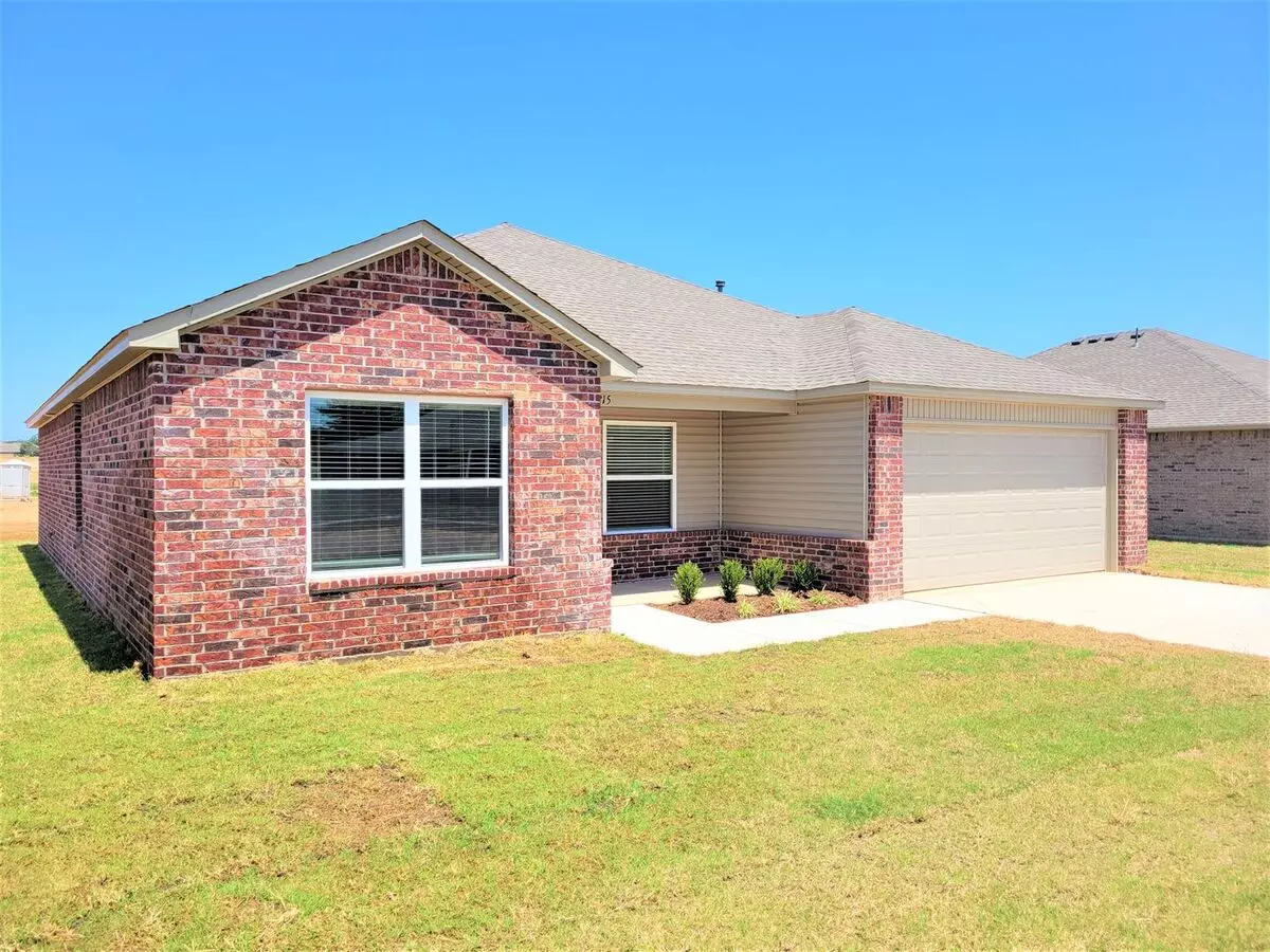 ***summer Special $500 Off 1st Month's Rent*** Welcome Home To This Beautiful 4 Bedroom 2 Bath Home! House for rent in Harrah, OK