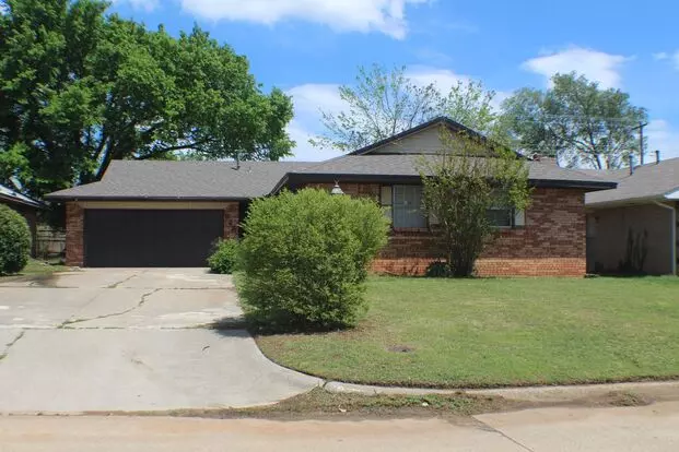 Spacious 4 Bed Home In Midwest City! Apartment for rent in Midwest City, OK