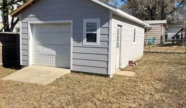 2 of 12 610 W 1st House for rent in Newton, KS