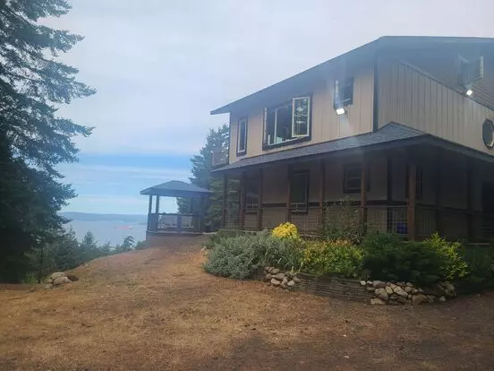 Beautiful West Side Home With Stunning Views Of Vancouver Island Apartment for rent in Friday Harbor, WA