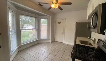 3 of 32 W Tompkins St 106-108 NPR House for rent in Columbus, OH