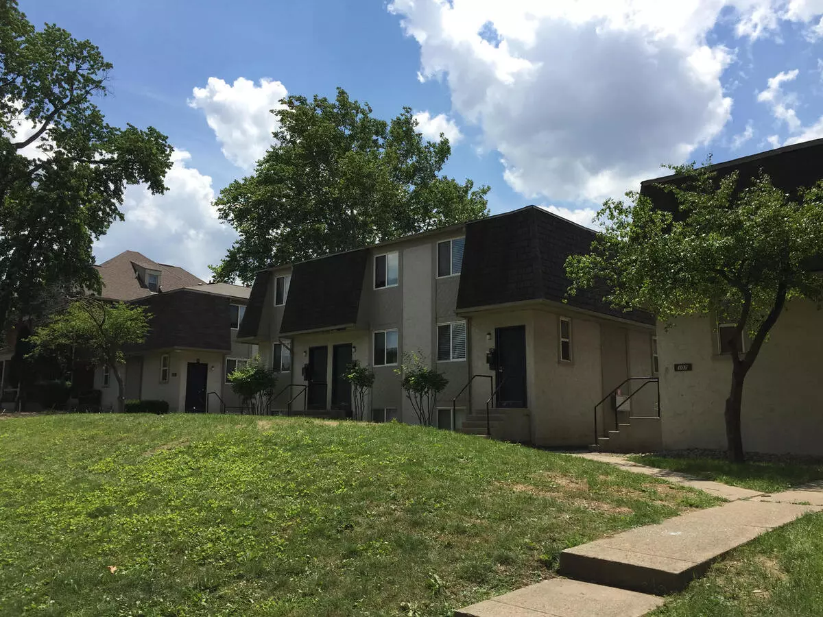E 14th Ave 107-121 NCRII Townhouse for rent in Columbus, OH