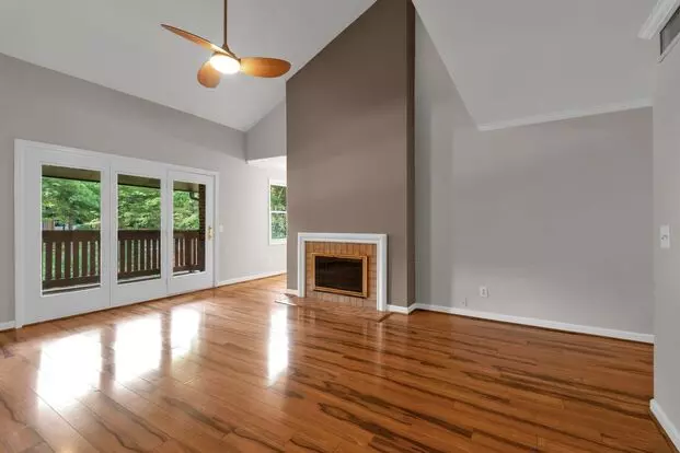 **a Rare Find - Green Hills Condo With Quiet, Private Balconies, Vaulted Ceiling, Elevator, And Assigned Covered Parking** Apartment for rent in Nashville, TN