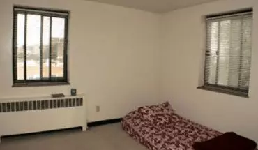 2 of 25 Ellsworth Towers Apartment for rent in Pittsburgh, PA