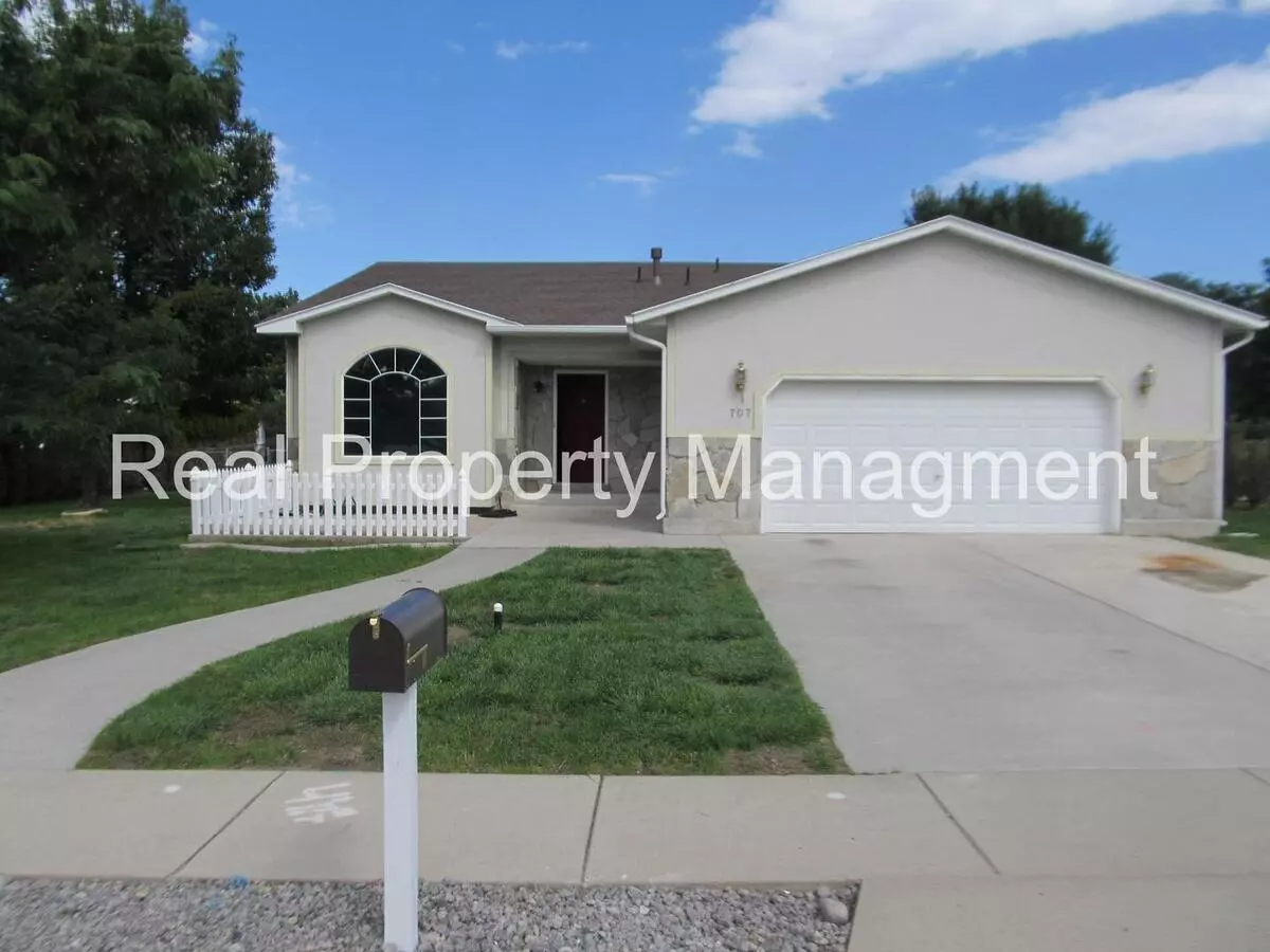 707 E 400 S House for rent in River Heights, UT