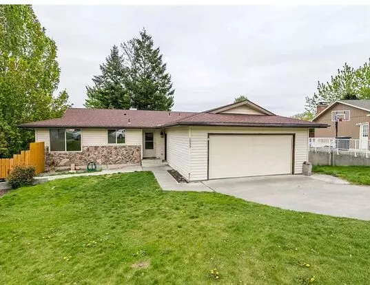 Welcome To 1533 Ridgeview Drive — Available August 1st! Apartment for rent in Richland, WA
