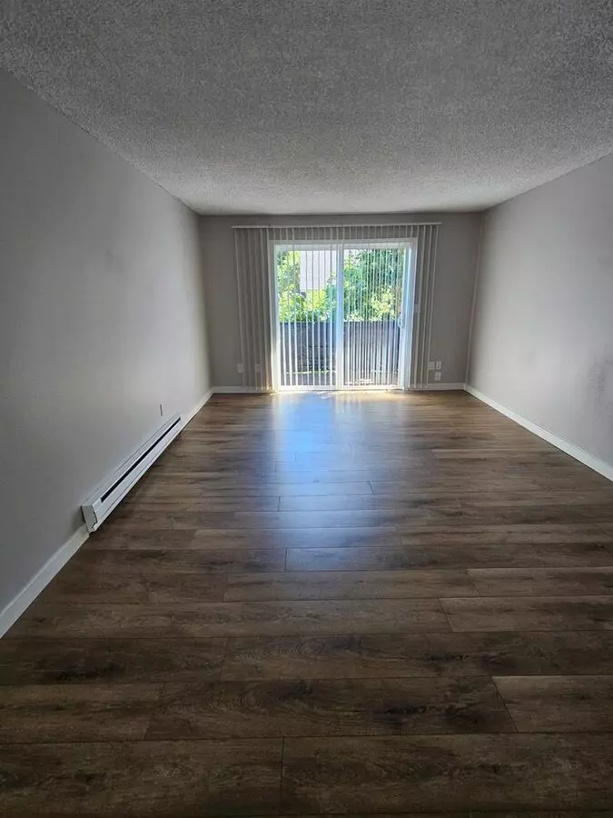 Canby Square Apartment for rent in Canby, OR