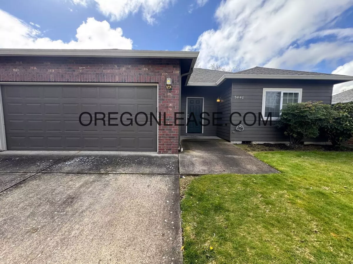 3436/3440 Arrowhead Apartment for rent in Eugene, OR