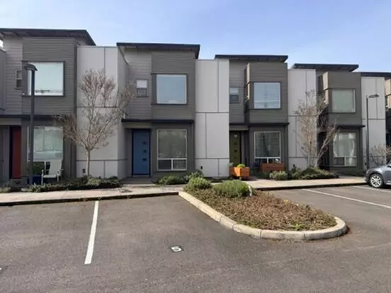 3 Bedroom 2.5 Bath Townhouse In Cal Young Area Apartment for rent in Eugene, OR