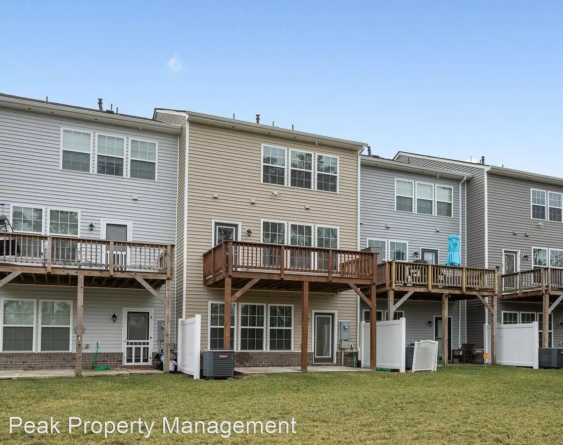 6204 W Stonepath Garden Dr House for rent in Chester, VA