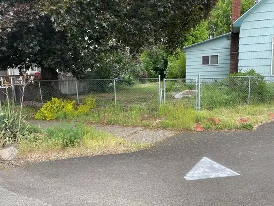 1323 Y Ave Apartment for rent in La Grande, OR