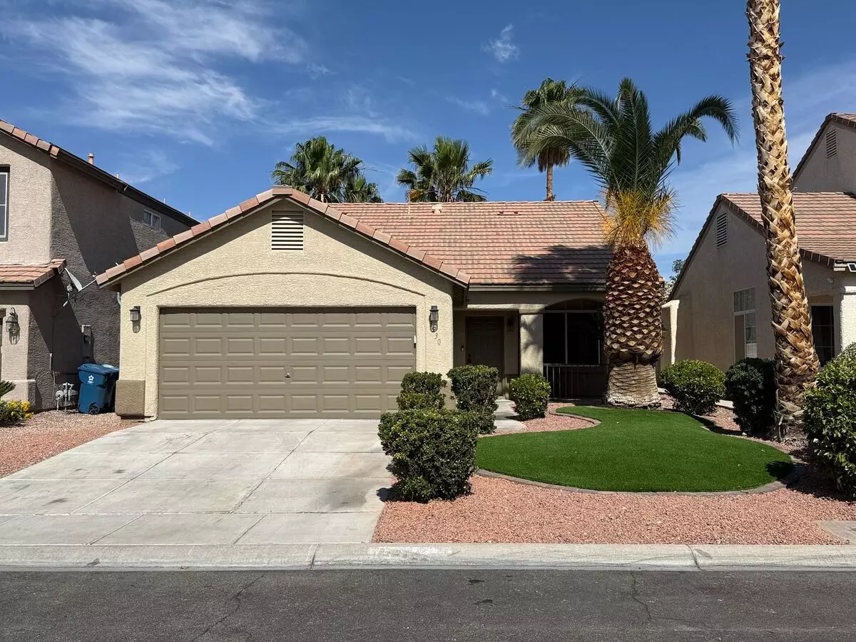Single Story With Sparkling Pool, Just In Time For The Summer! House for rent in Las Vegas, NV