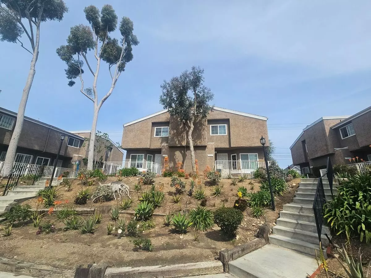 1567 W Jefferson Blvd #27 Apartment for rent in Los Angeles, CA