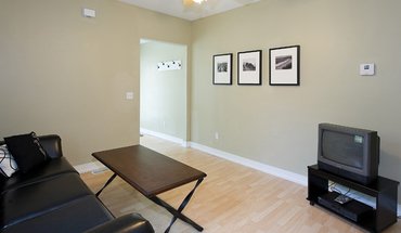 2 of 11 2327 Cole Ave Se Unit A House for rent in Minneapolis, MN
