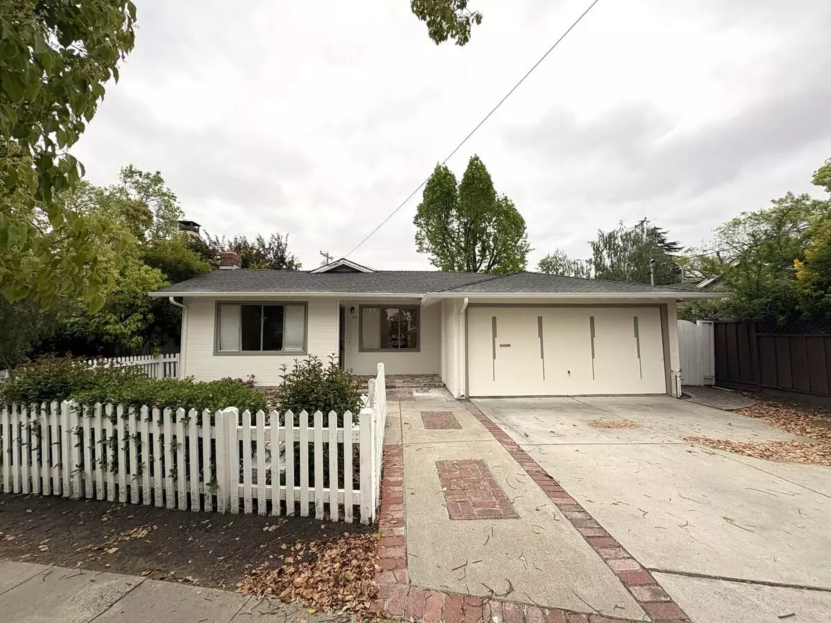 Charming 3br Home With Spacious Yard In Midtown Palo Alto House for rent in Palo Alto, CA