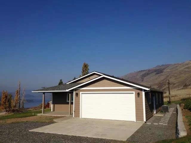 **$300.00 Off 1st Month Rent**3 Bed/2 Bath Home With Columbia River & Mt. View House for rent in Murdock, WA