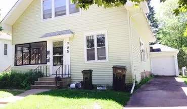 3 of 13 709 1/2 Walnut St - Cedar Falls Apartment for rent in Cedar Falls, IA