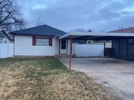 218 Elm St Apartment for rent in Clyde, TX