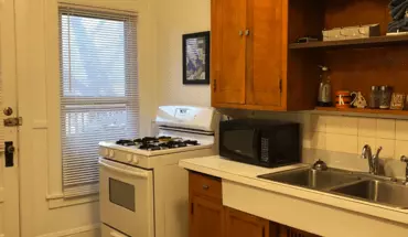 5 of 8 1004 Grand Ave Apartment for rent in St Paul, MN