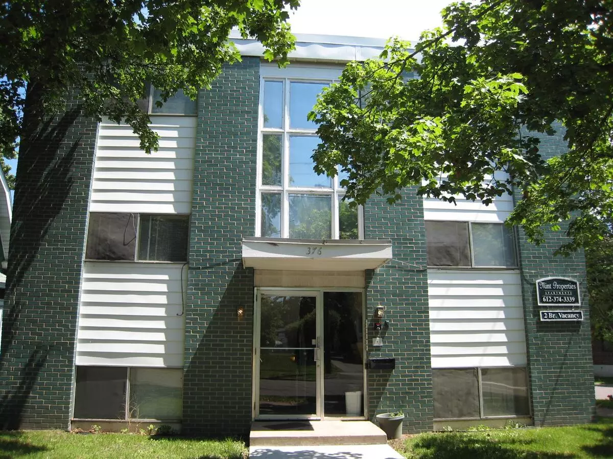 2 of 2 376 N Cleveland Ave Apartment for rent in St Paul, MN