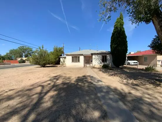 2 Bedroom Single Story Home Available Near San Mateo Blvd Ne & Constitution Ave Ne! Apartment for rent in Albuquerque, NM