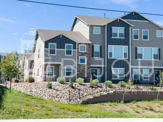 Beautiful Townhome Across From Cumbre Vista Park Apartment for rent in Colorado Springs, CO