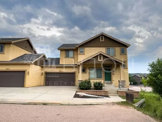 Spacious End Unit Townhome Apartment for rent in Colorado Springs, CO