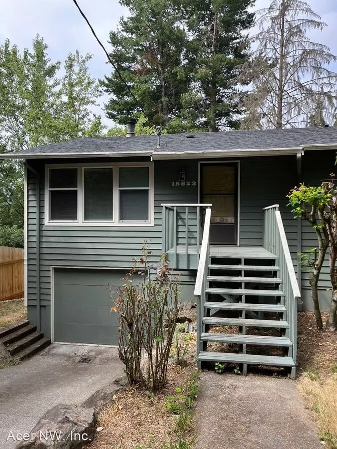 15823 15th Ave NE House for rent in Shoreline, WA