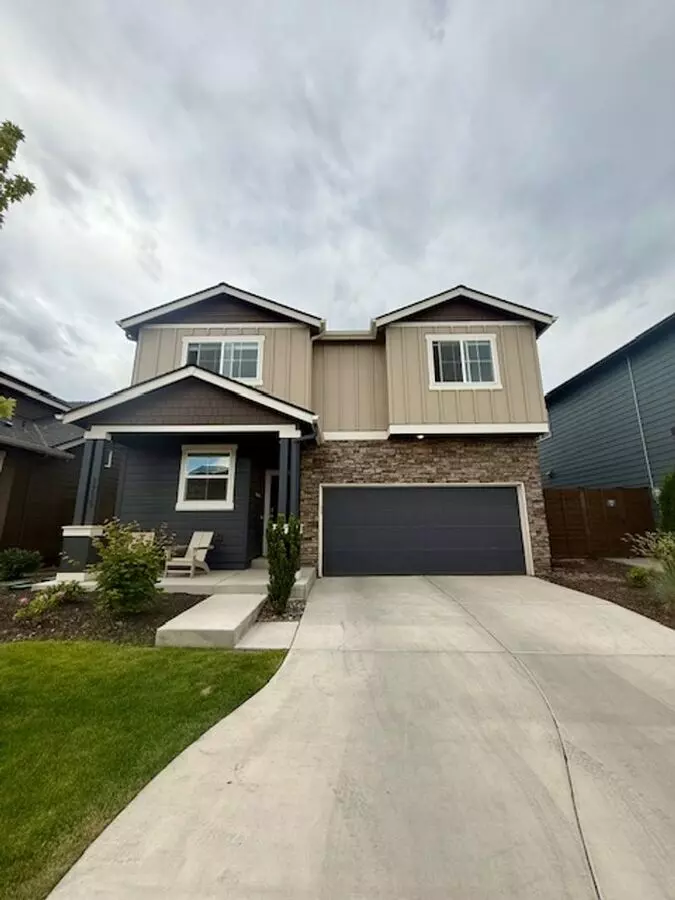 Spacious 4-bedroom D.r. Horton Home – Great Location In Stone Creek! House for rent in Bend, OR