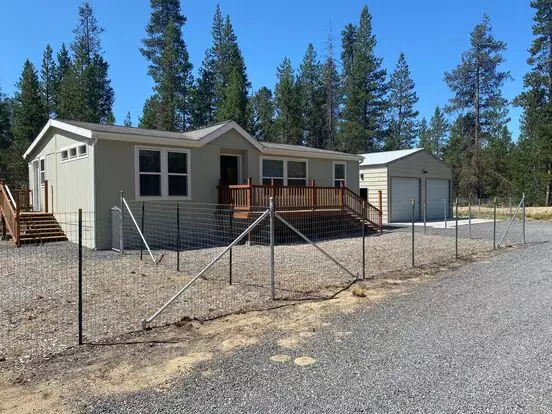 Gorgeous Home W/huge Shop In La Pine! Apartment for rent in La Pine, OR