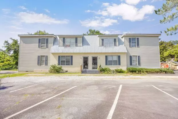 214 E Grady St Apartment for rent in Statesboro, GA