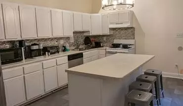 3 of 11 1609 W Grace St Apartment for rent in Richmond, VA