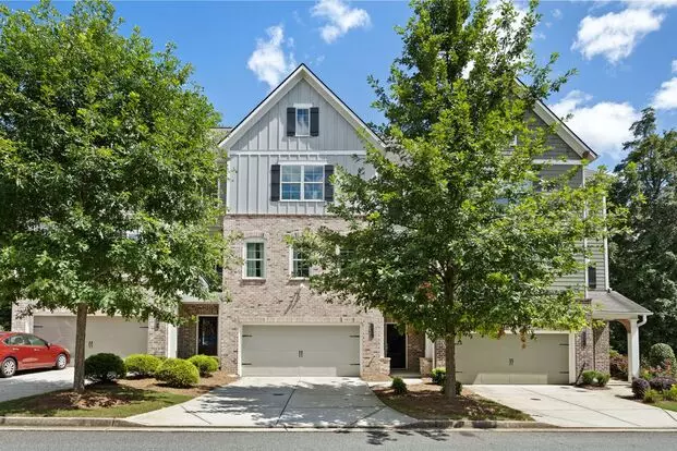 Stunning & Spacious Downtown Kennesaw Townhome 3 Bed 3.5 Bath W/2 Car Garage! Apartment for rent in Kennesaw, GA