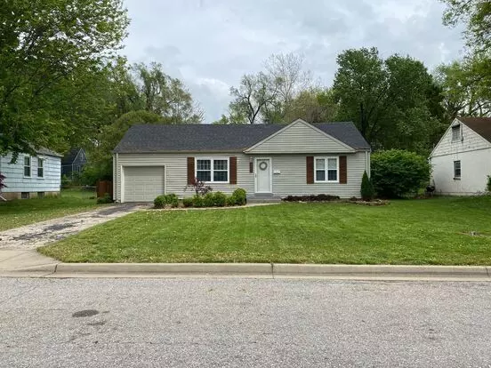 2 Bedroom Home Quick Access To Ku Med Apartment for rent in Roeland Park, KS