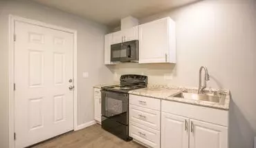 4 of 11 Broadway 4 PLEX Apartment for rent in Woodburn, OR