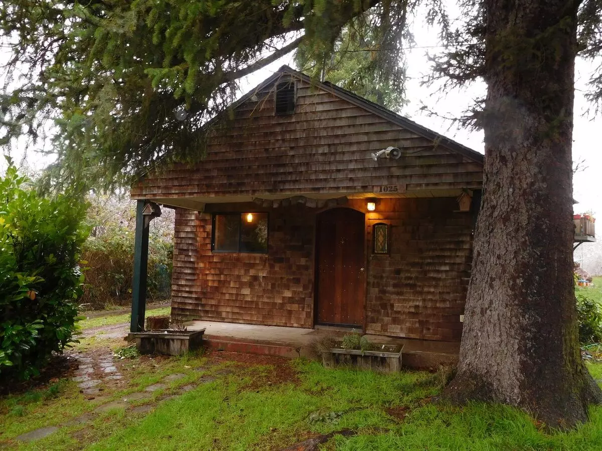 1025Irving - FH Apartment for rent in Eugene, OR