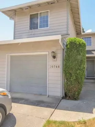 Updated Interior ! Spacious 2 Bedroom 2.5 Bath Town home close to Intel and Nike Apartment for rent in Aloha, OR Updated Interior ! Spacious 2 Bedroom 2.5 Bath Town home close to Intel and Nike Apartment for rent in Aloha, OR
