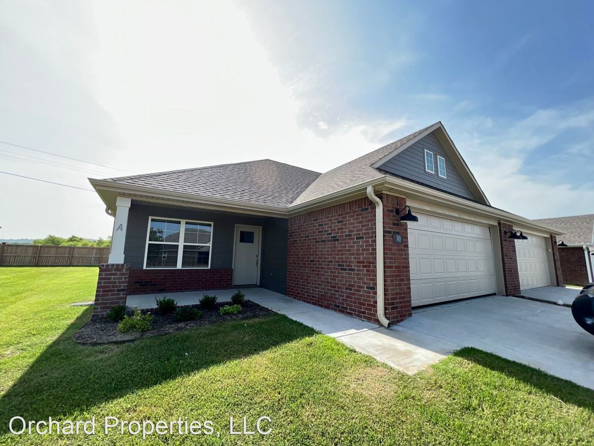 383 N Cloudy Loop Farmington, AR Apartment for Rent